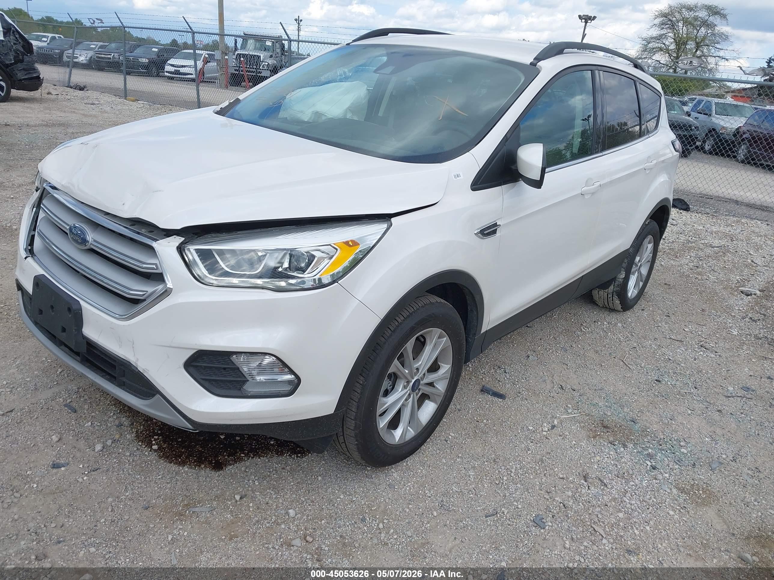 2018 FORD Escape — VIN 1FMCU9HDXJUB21525 — photo 2