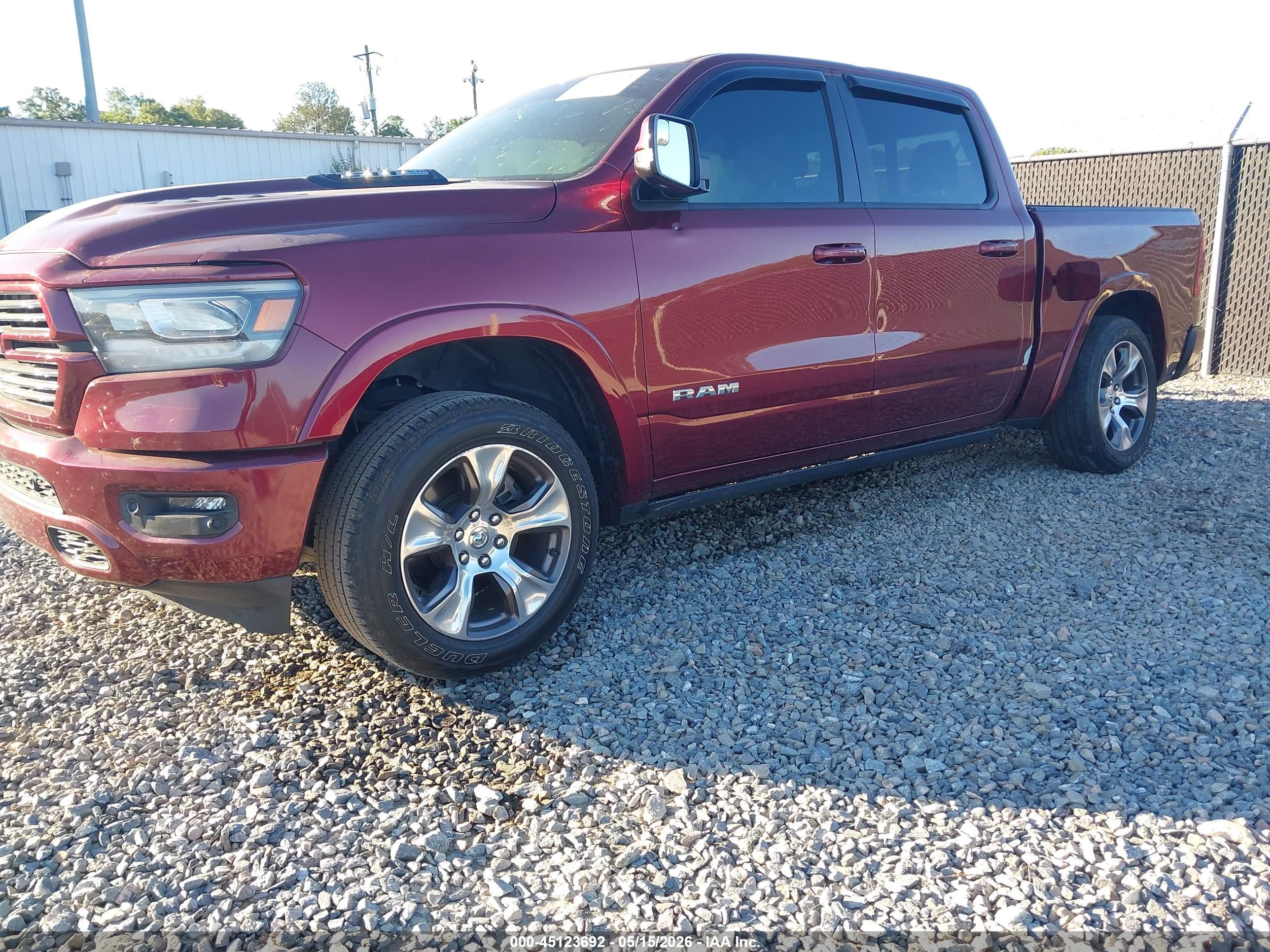 2022 RAM 1500 — VIN 1C6RREJT4NN152674 — photo 2