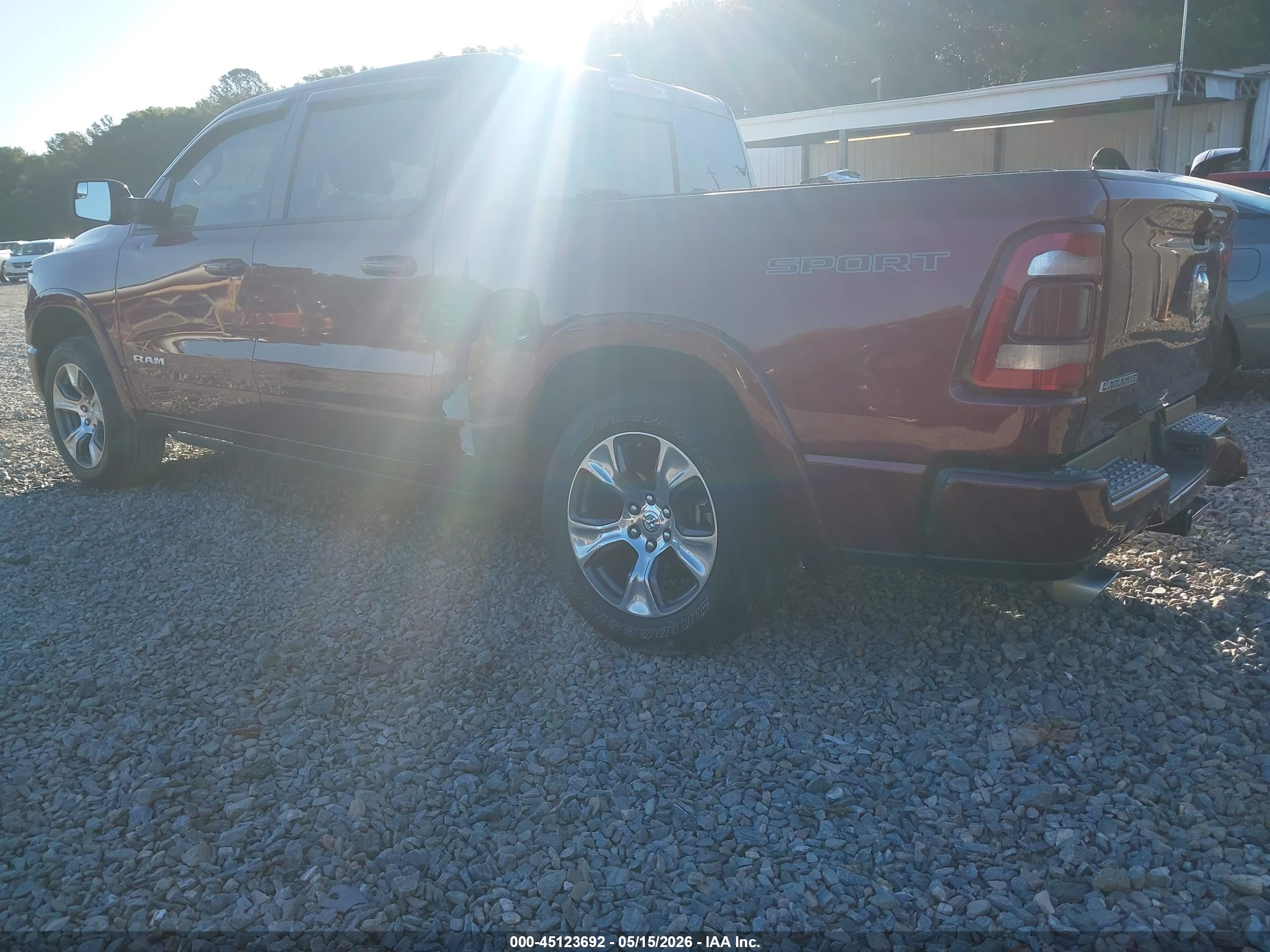 2022 RAM 1500 — VIN 1C6RREJT4NN152674 — photo 3