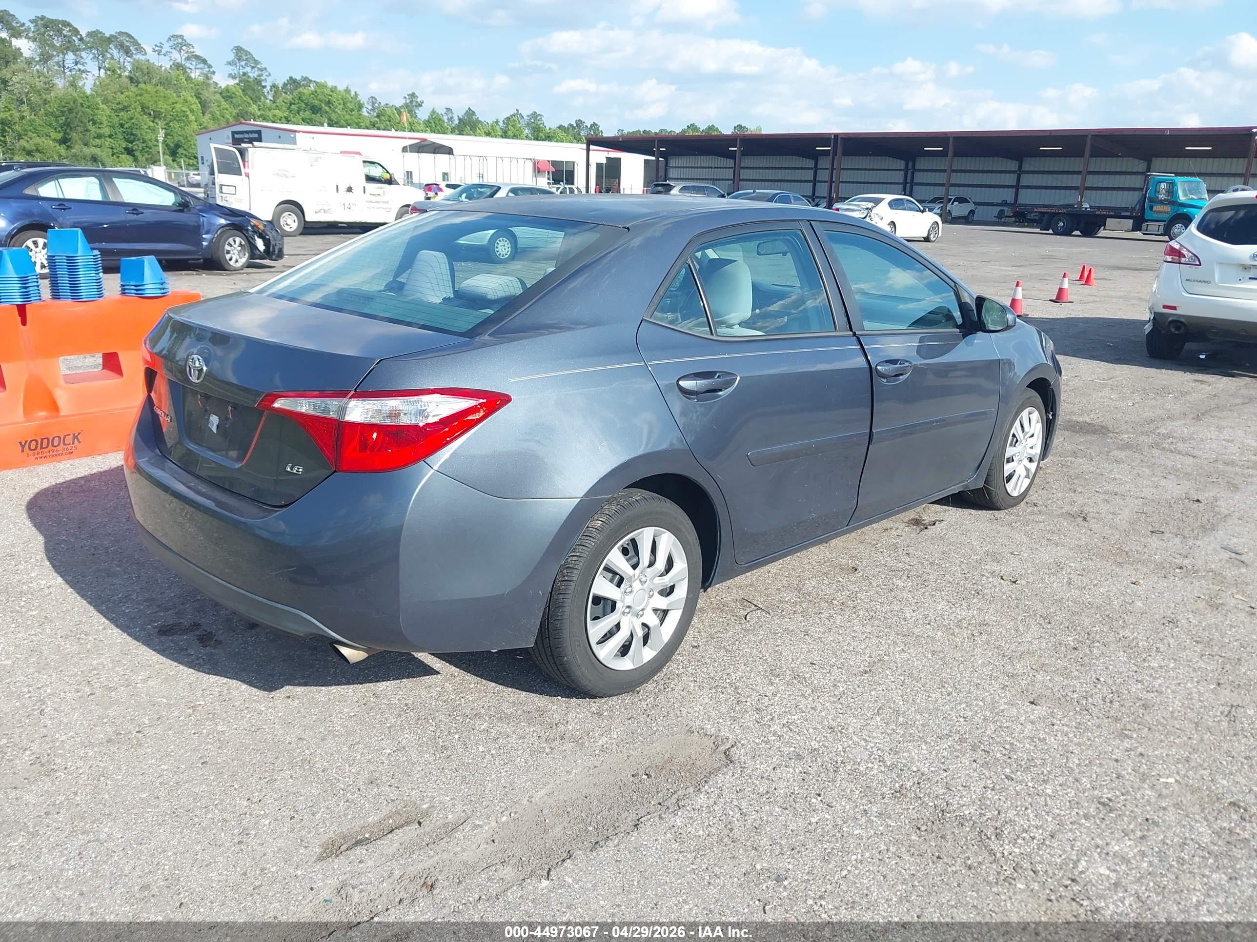 2015 TOYOTA Corolla — VIN 2T1BURHE5FC241925 — photo 4