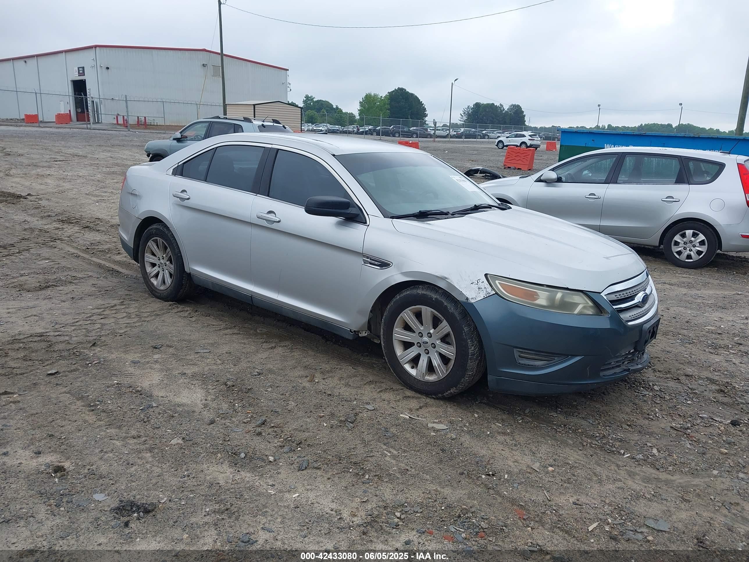 2010 FORD Taurus — VIN 1FAHP2DW6AG166319 — photo 1 of 11