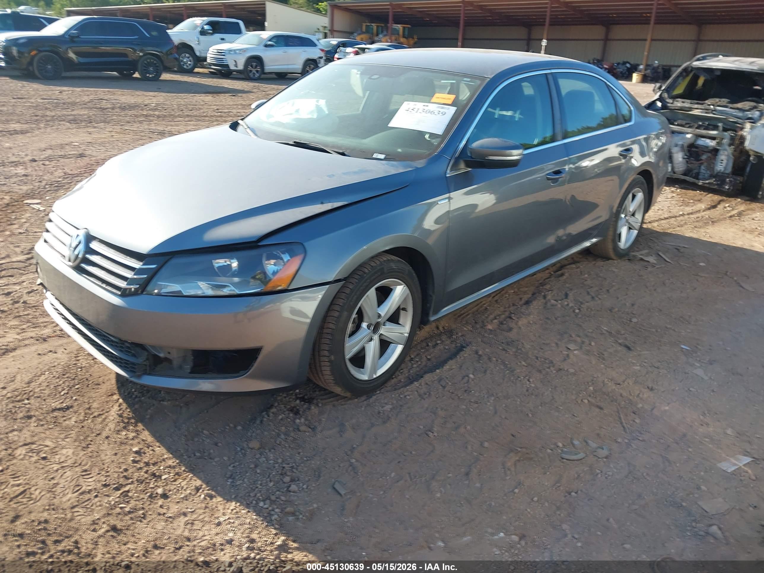 2014 VOLKSWAGEN Passat — VIN 1VWAS7A33EC036316 — photo 2