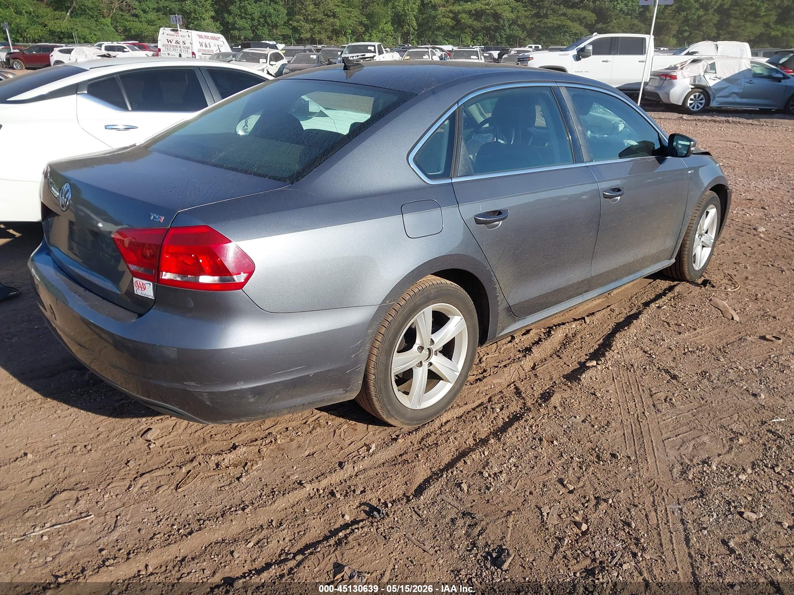 2014 VOLKSWAGEN Passat — VIN 1VWAS7A33EC036316 — photo 4