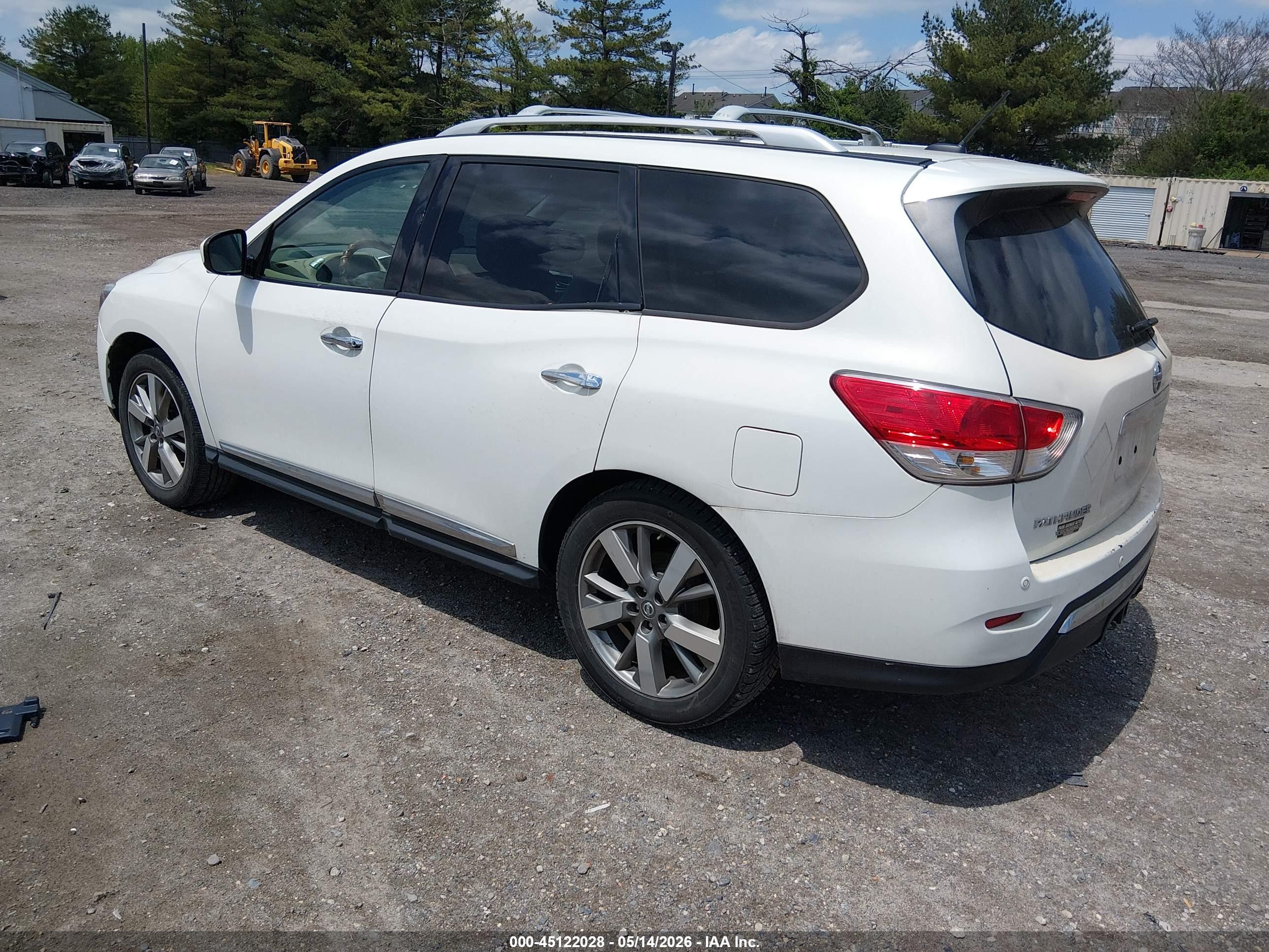 2013 NISSAN Pathfinder — VIN 5N1AR2MM2DC622795 — photo 3