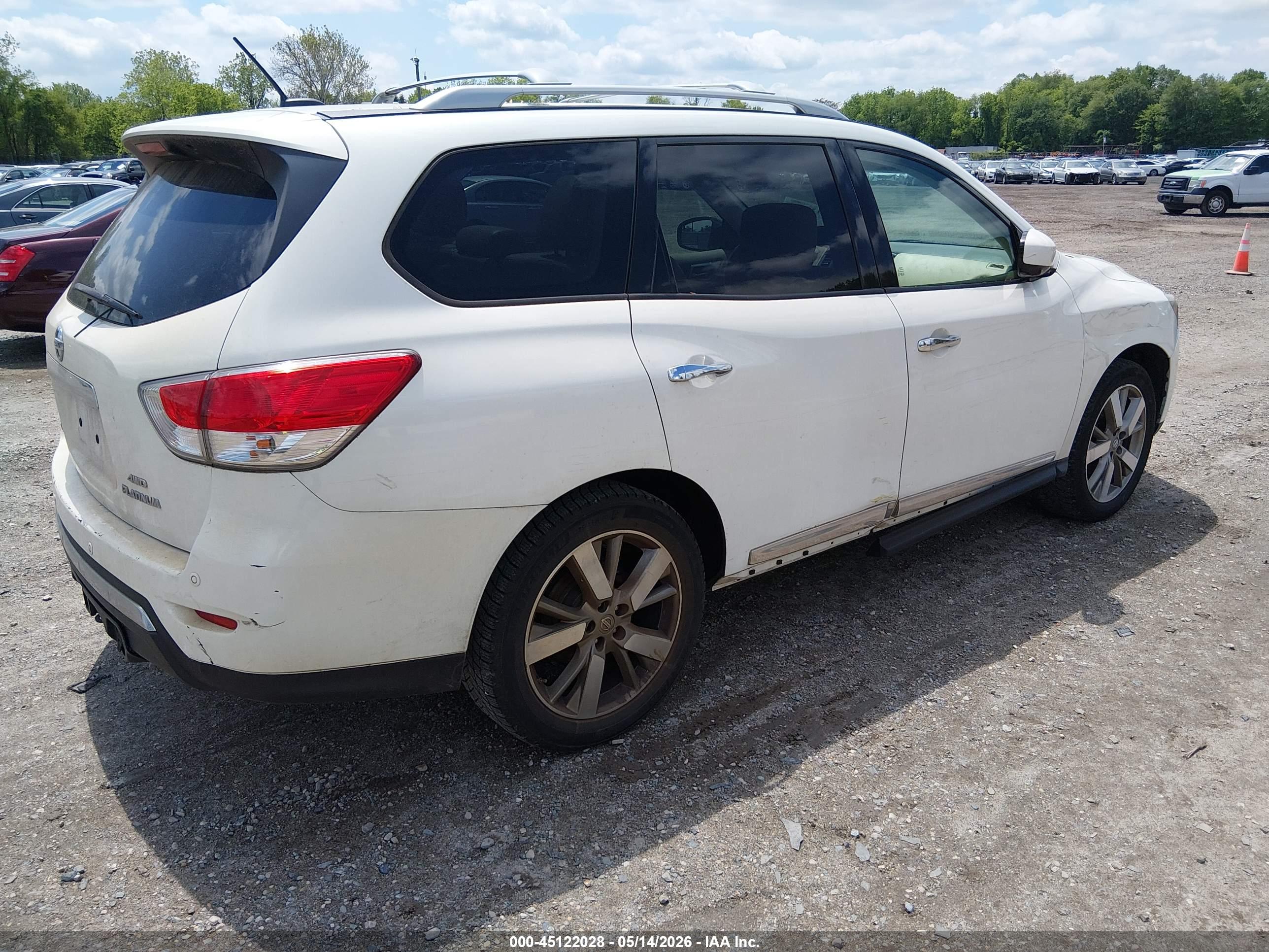 2013 NISSAN Pathfinder — VIN 5N1AR2MM2DC622795 — photo 4