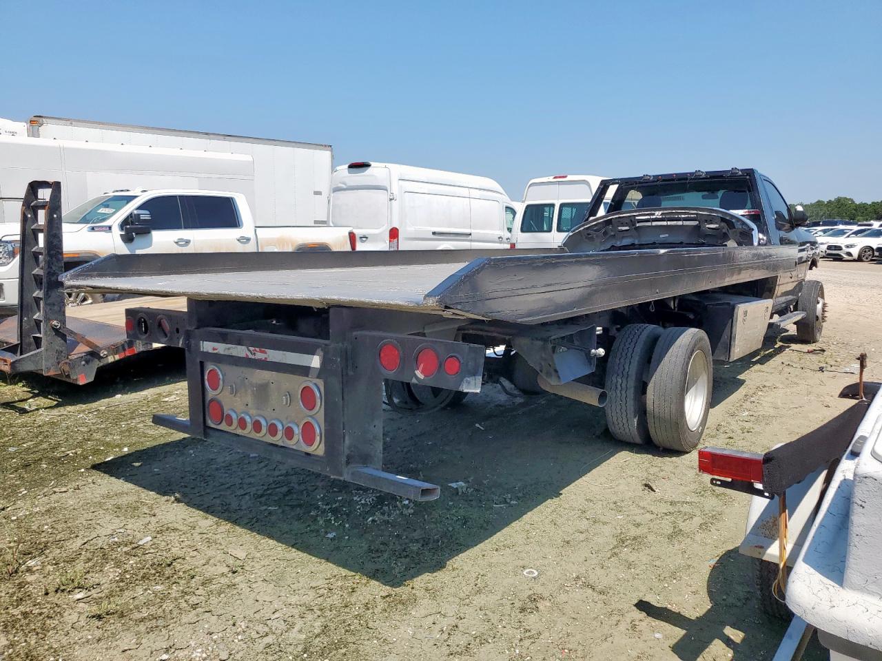 2021 RAM 5500 — VIN 3C7WRMDL8MG547291 — photo 3