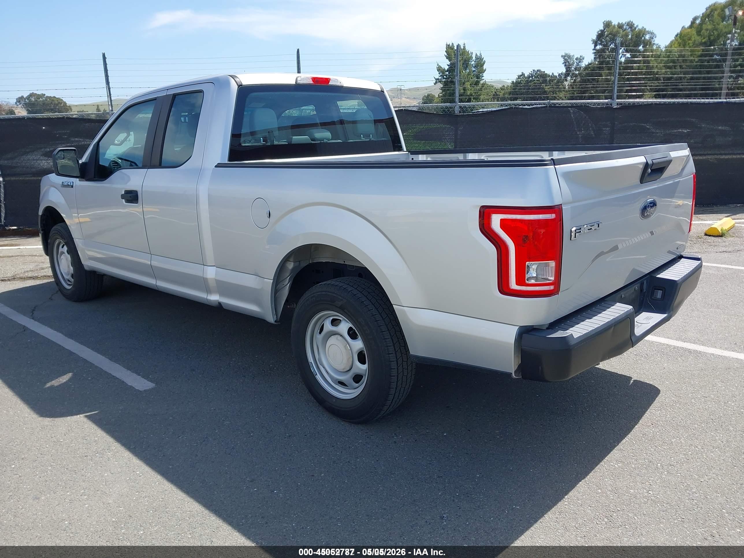2016 FORD F-150 — VIN 1FTEX1C83GKF27022 — photo 3