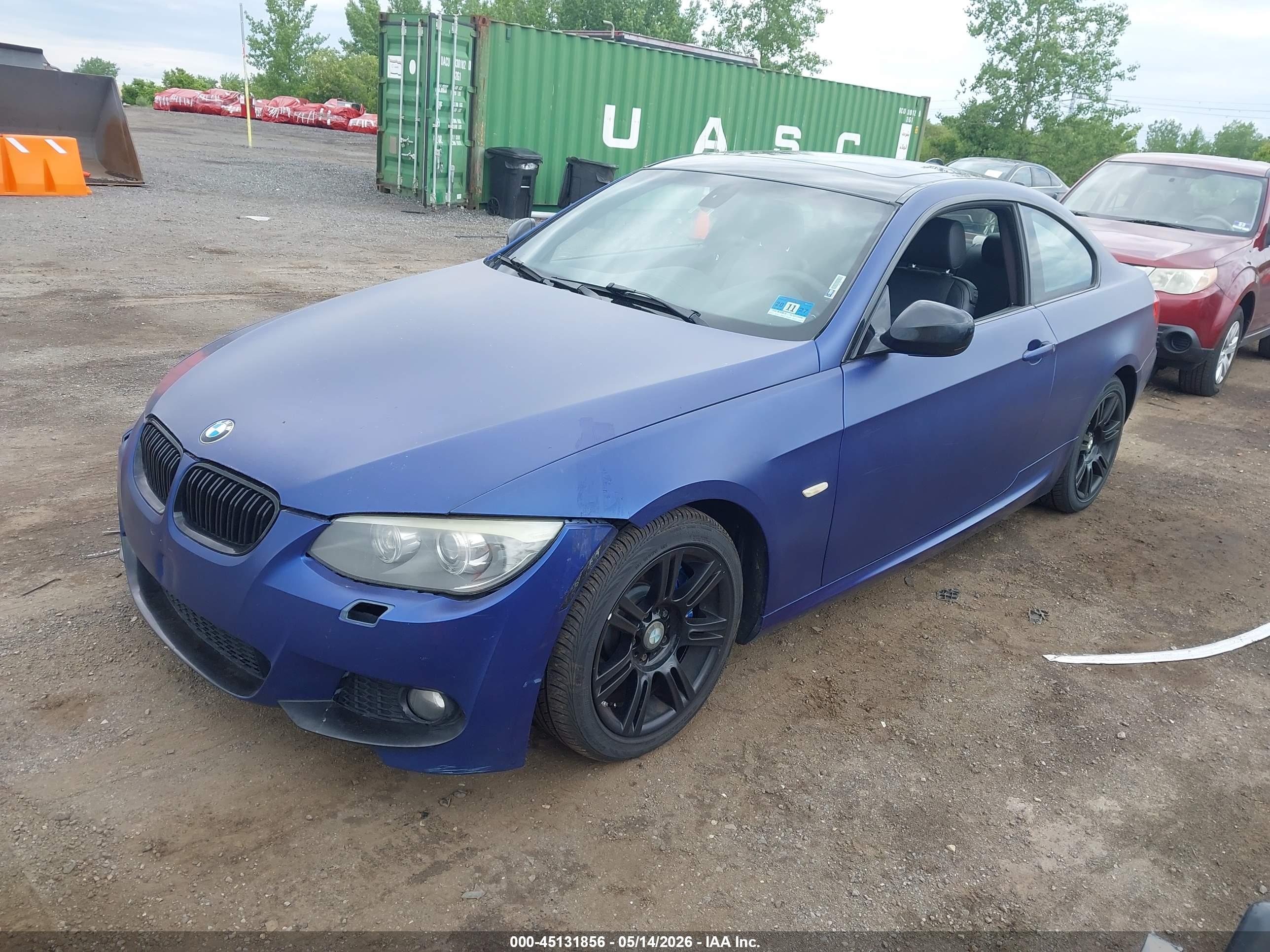 2012 BMW 3er — VIN WBAKF9C50CE858950 — photo 2