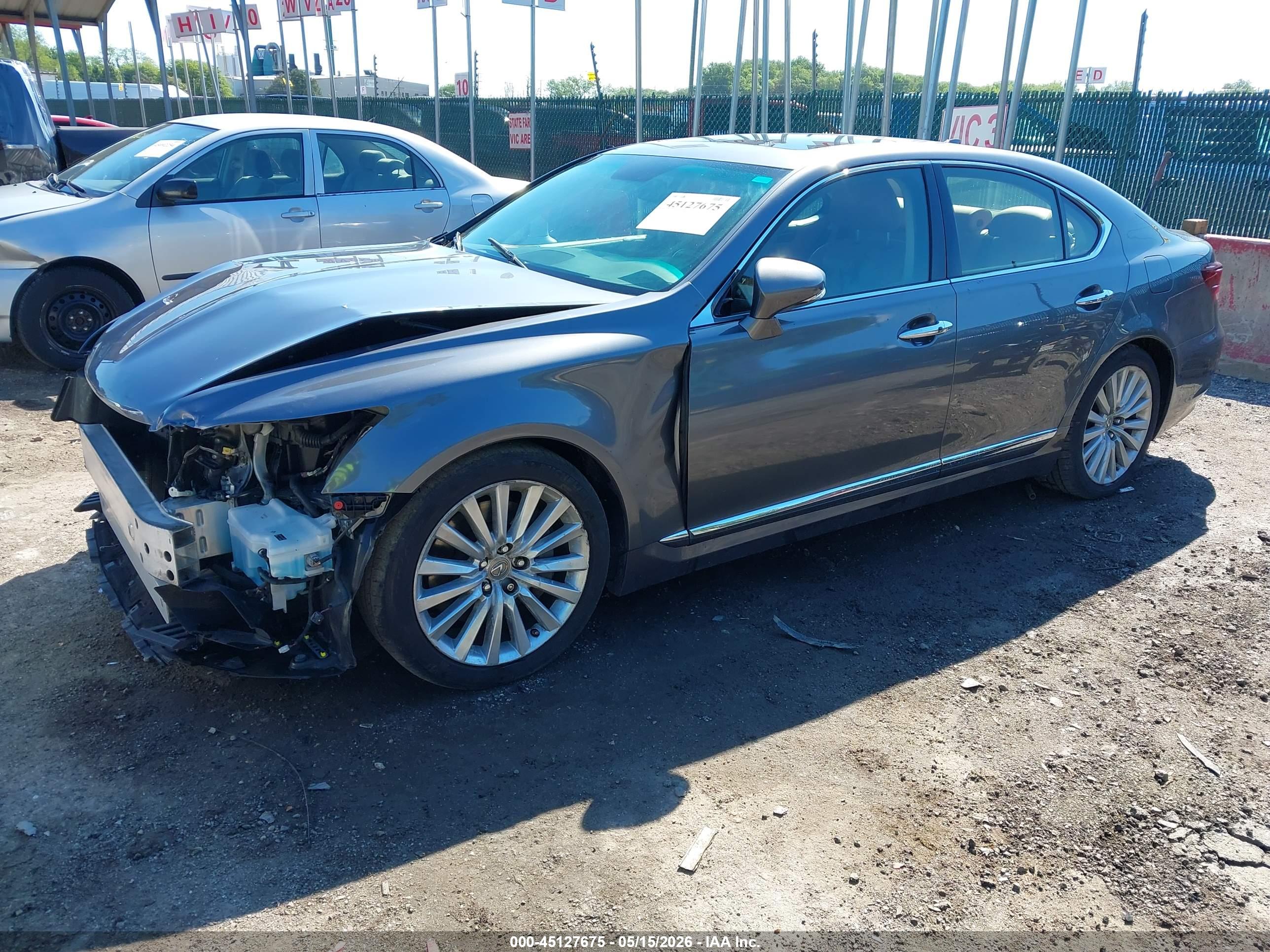 2014 LEXUS LS — VIN JTHCL5EF5E5022809 — photo 2