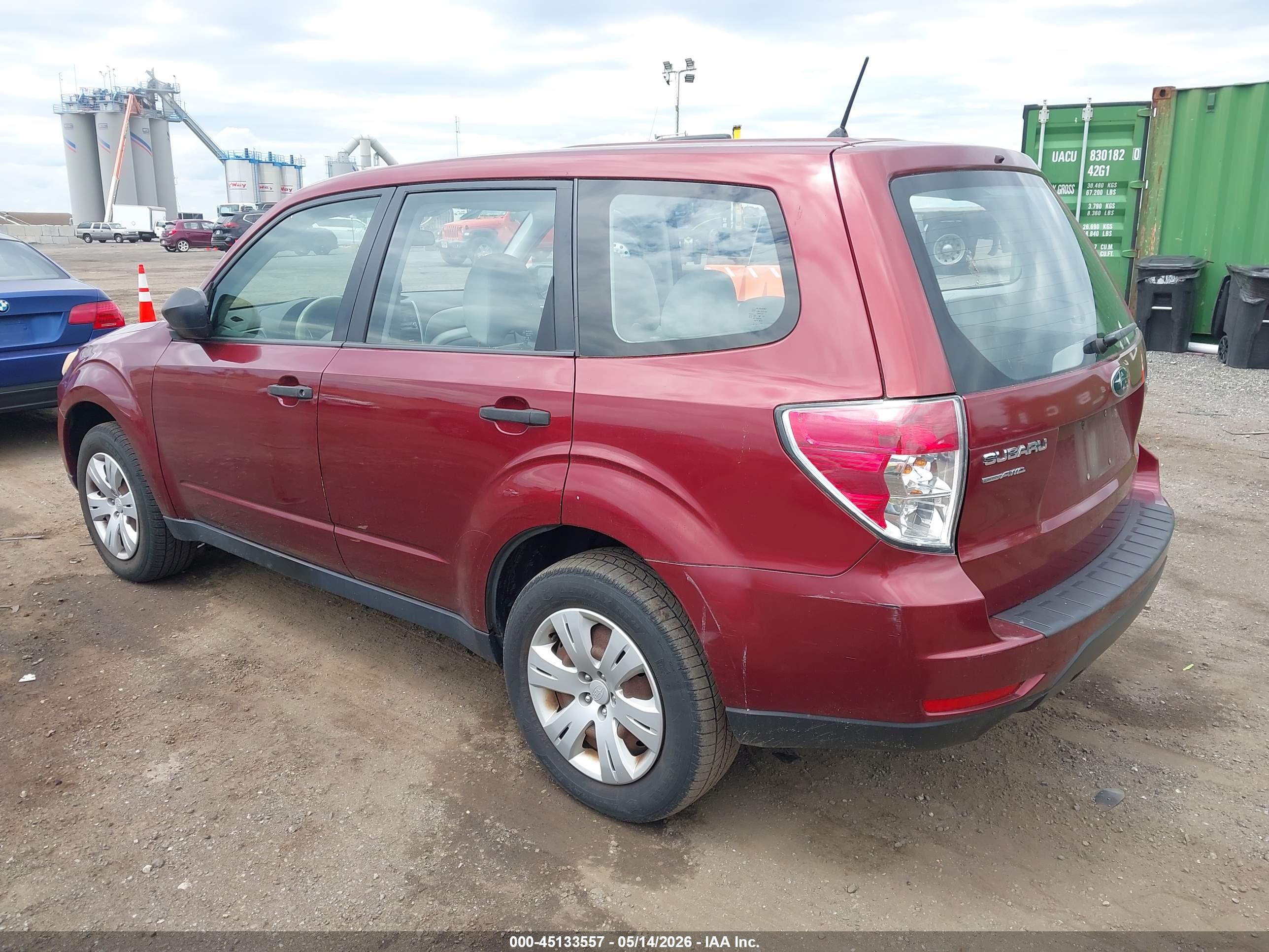 2010 SUBARU Forester — VIN JF2SH6AC3AH719339 — photo 3