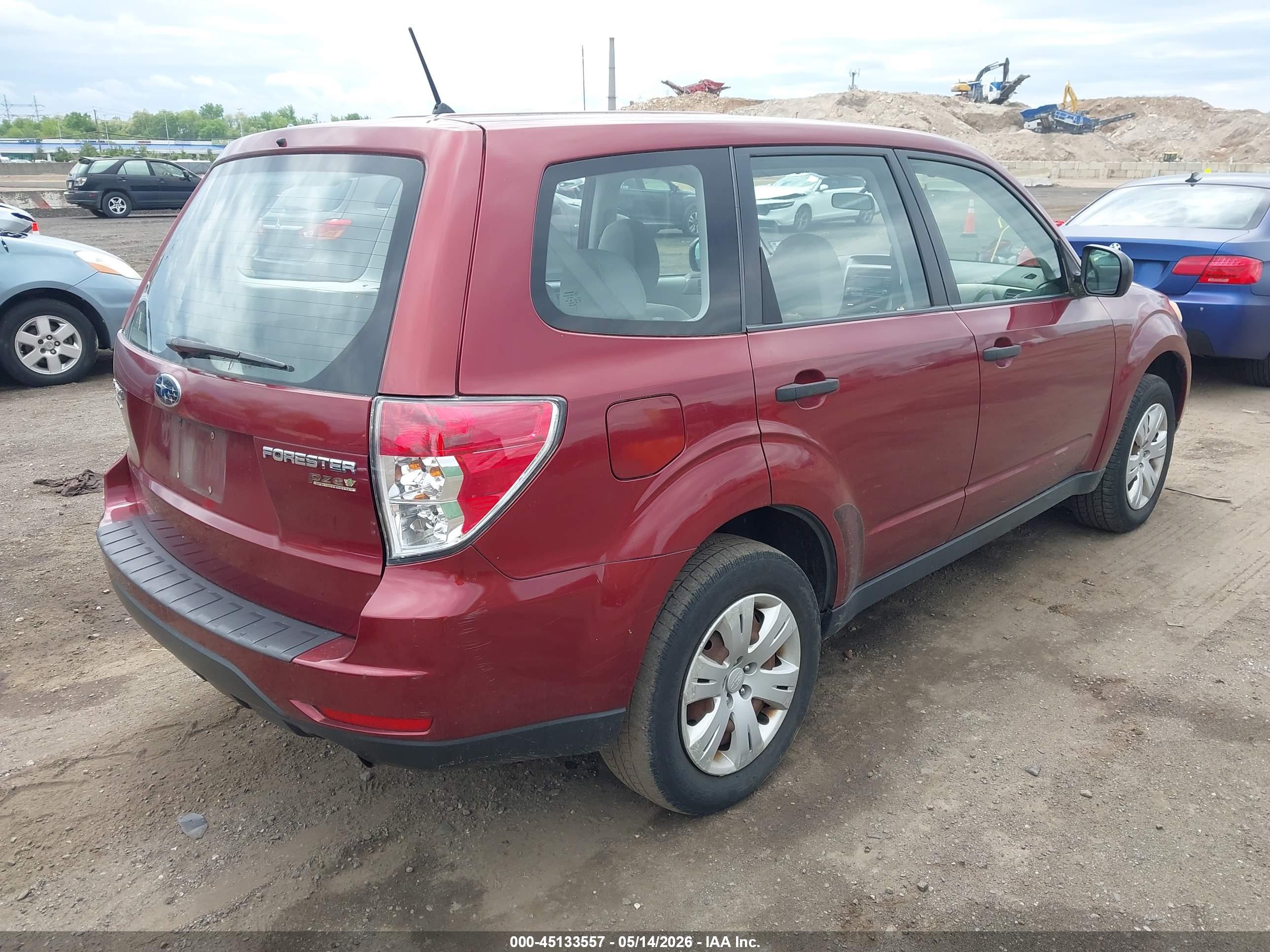 2010 SUBARU Forester — VIN JF2SH6AC3AH719339 — photo 4