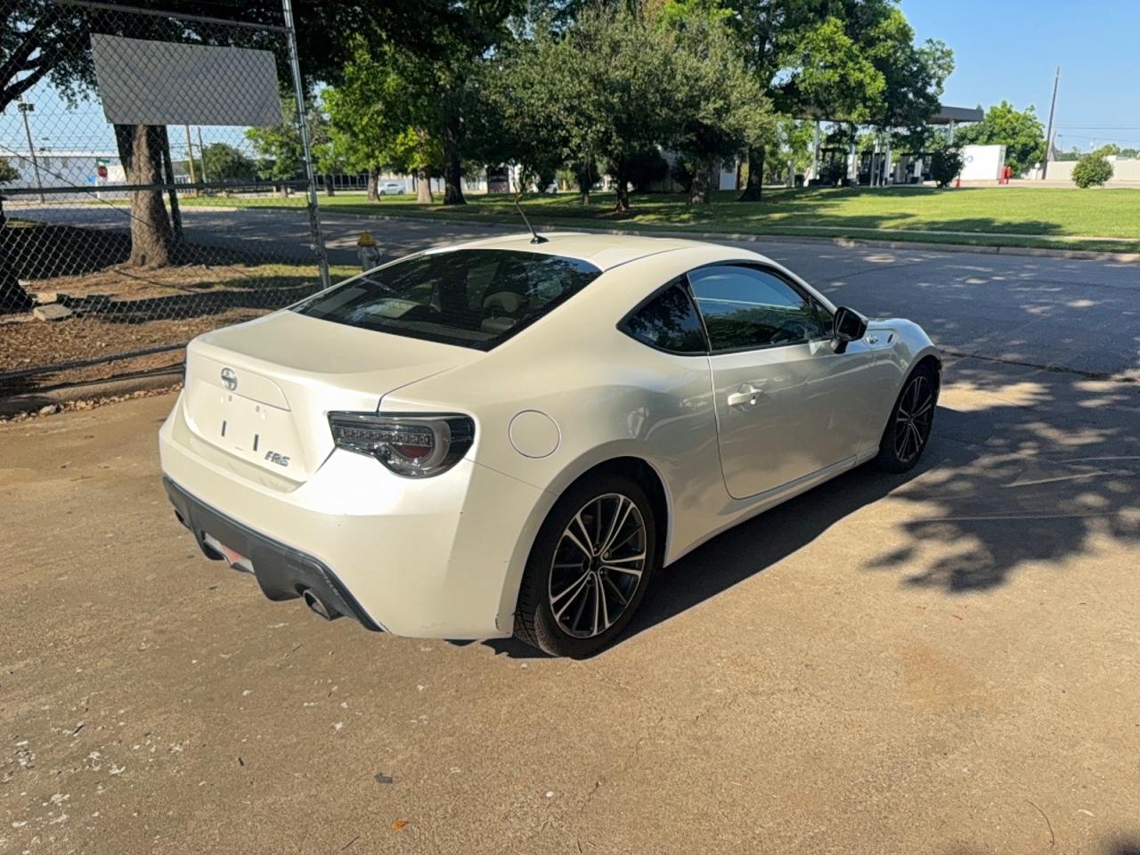2013 SCION FR-S — VIN JF1ZNAA13D2723329 — photo 4