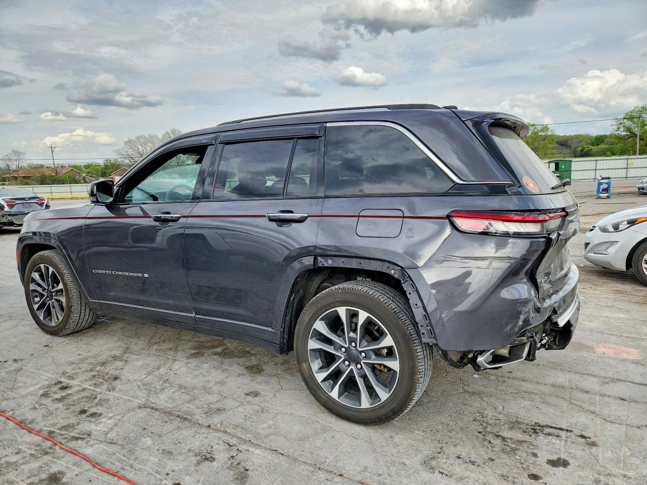 2023 JEEP Cherokee — VIN 1C4RJHDG3PC546567 — photo 2