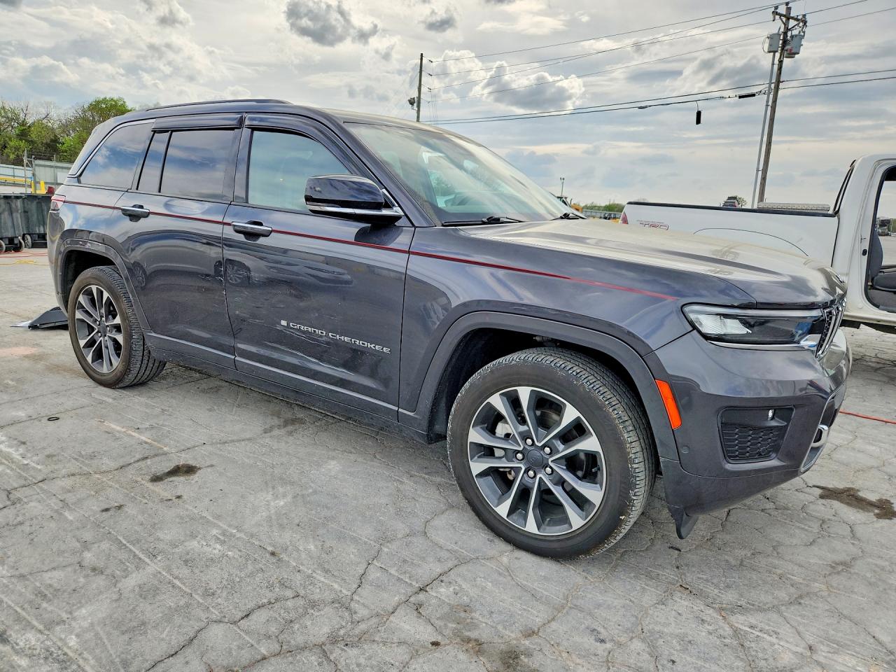 2023 JEEP Cherokee — VIN 1C4RJHDG3PC546567 — photo 4