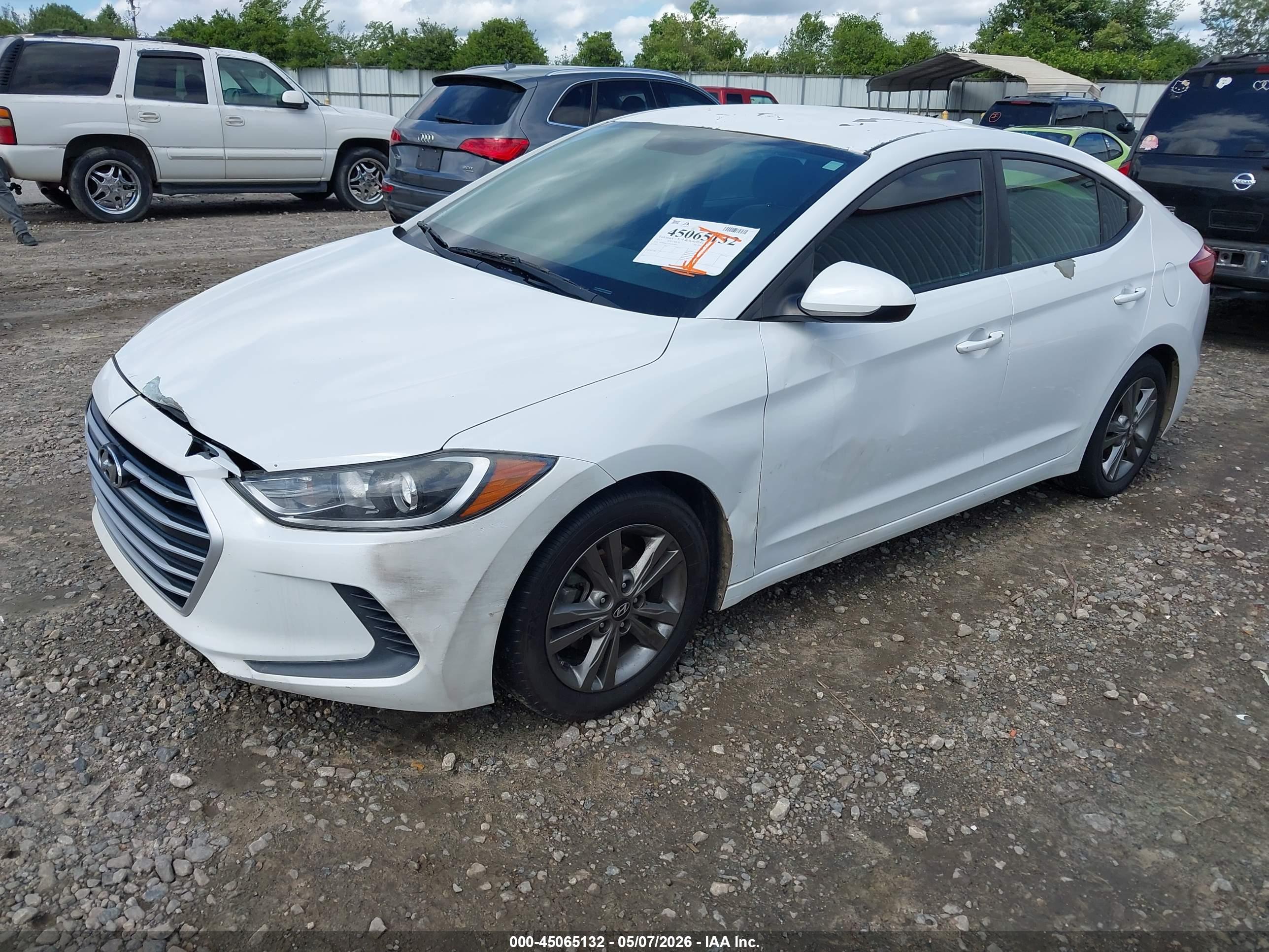 2017 HYUNDAI Elantra — VIN 5NPD84LF5HH045693 — photo 2