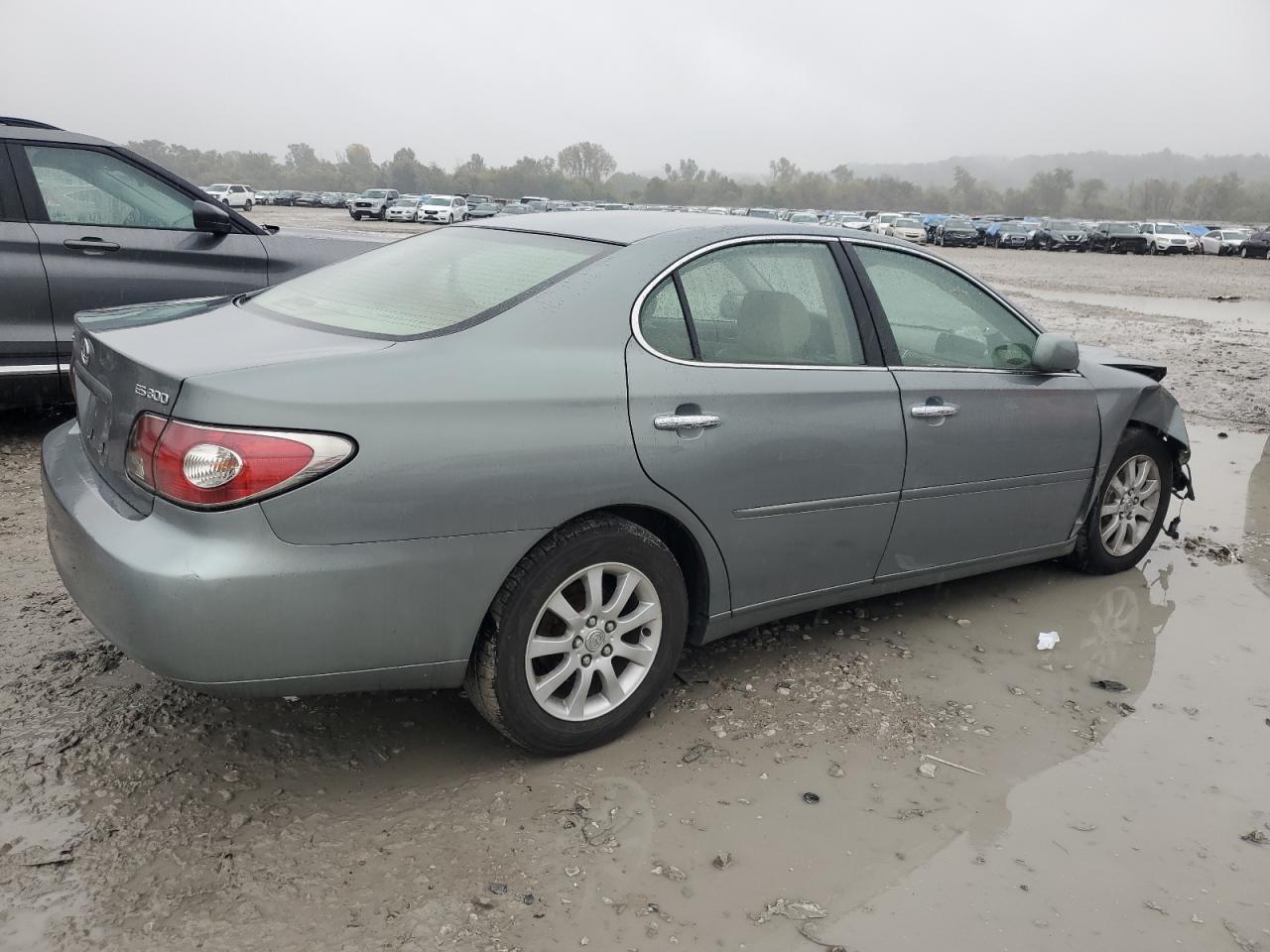 2002 LEXUS ES — VIN JTHBF30G420076229 — photo 3