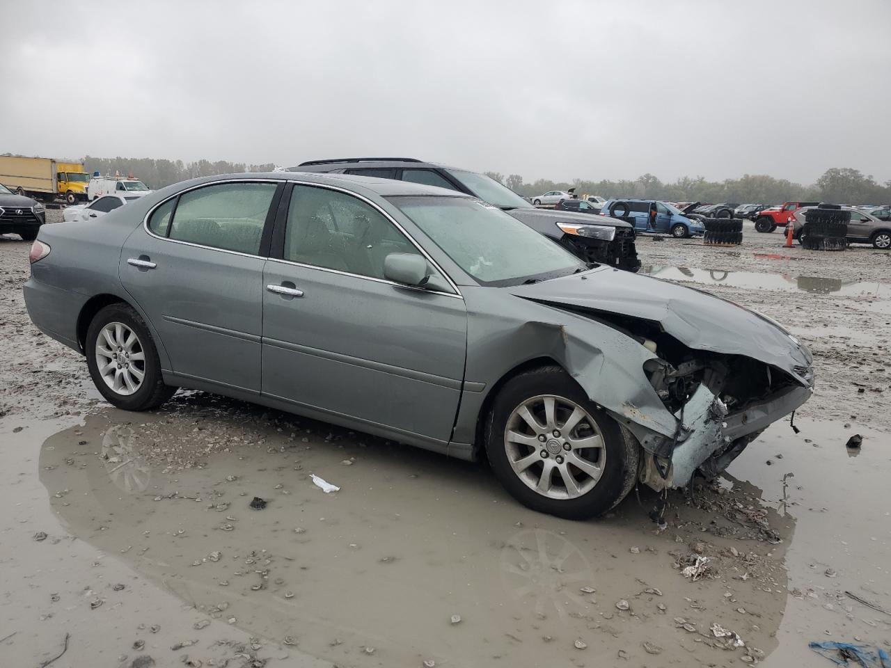 2002 LEXUS ES — VIN JTHBF30G420076229 — photo 4