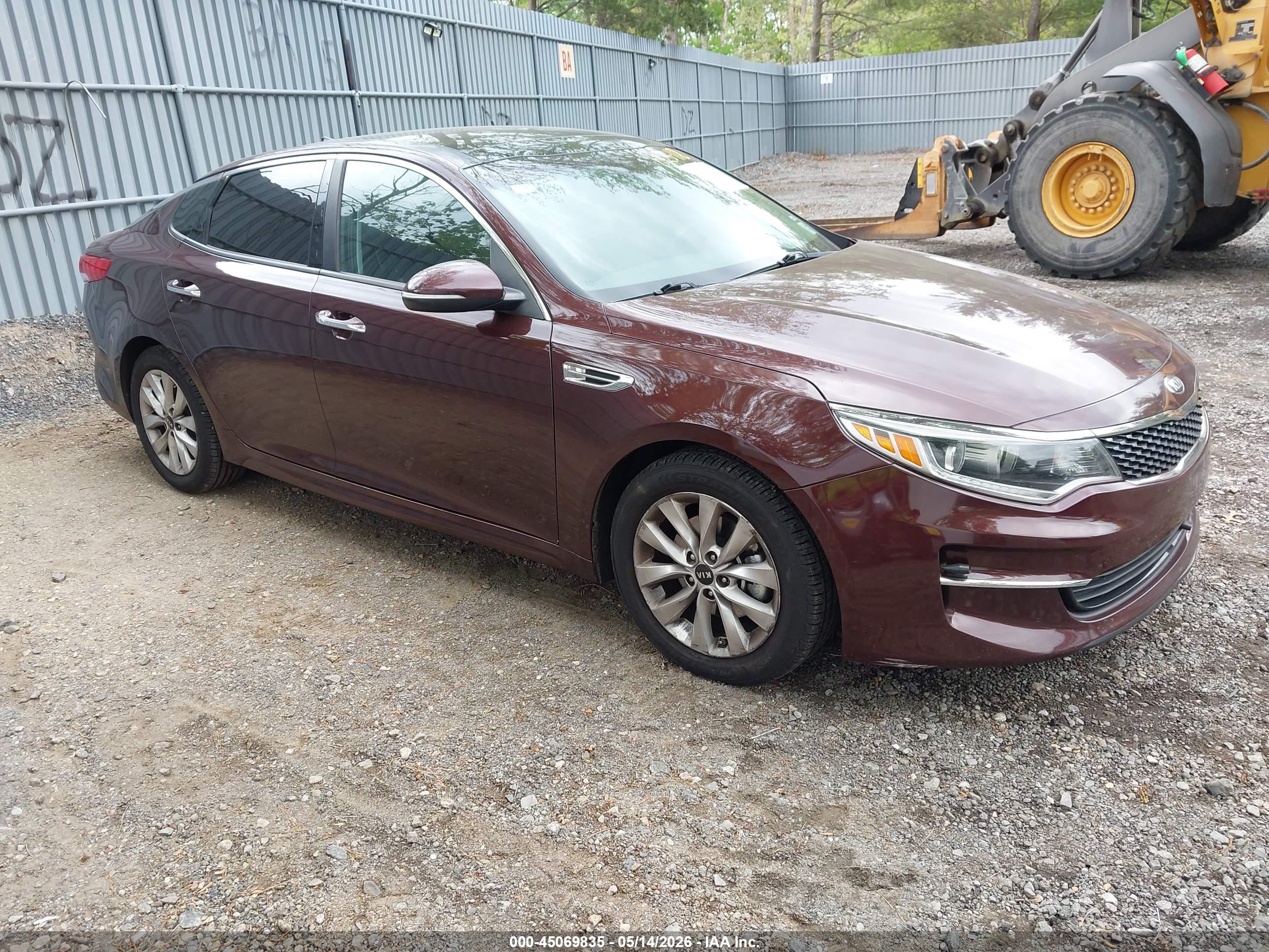 2018 KIA Optima — VIN 5XXGU4L37JG221367 — photo 1 of 16