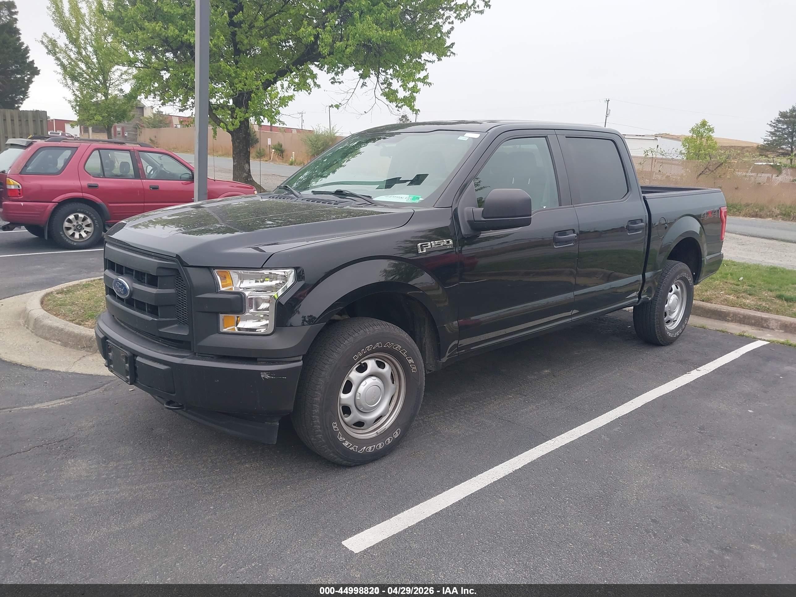 2017 FORD F-150 — VIN 1FTEW1E82HKE26152 — photo 2