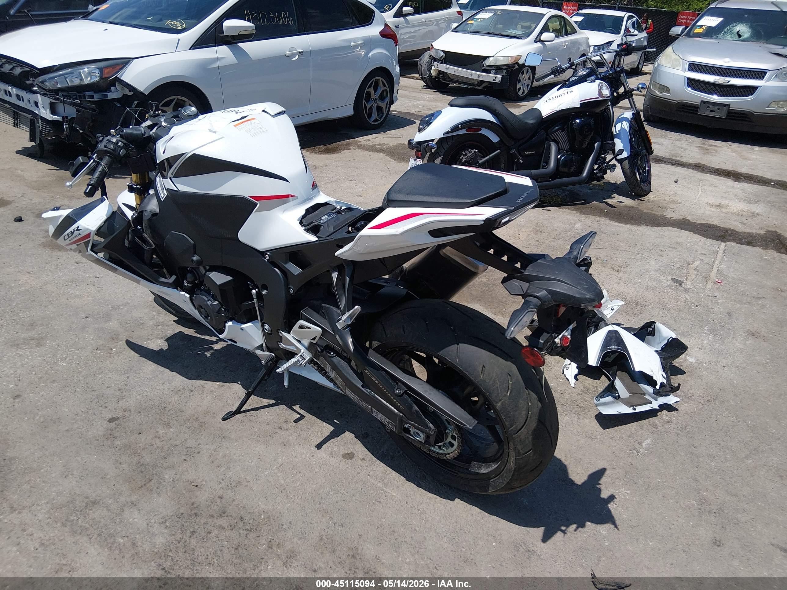 2026 HONDA cbr — VIN JH2SC7715TK900089 — photo 3