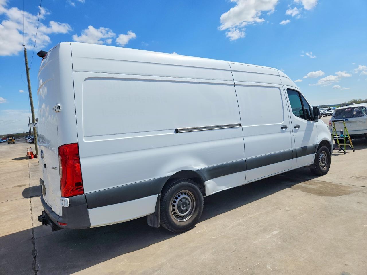 2020 MERCEDES-BENZ Sprinter — VIN W1W4ECHY2LT039419 — photo 3