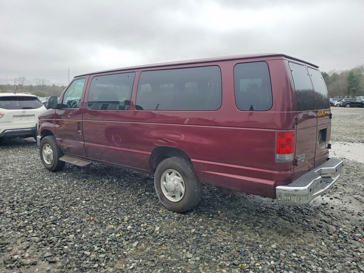 2008 FORD Econoline — VIN 1FBSS31L88DB33188 — photo 2