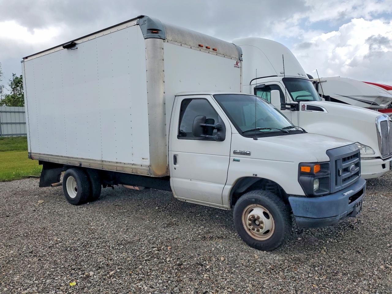 2013 FORD Econoline — VIN 1FDWE3FL9DDB36958 — photo 4