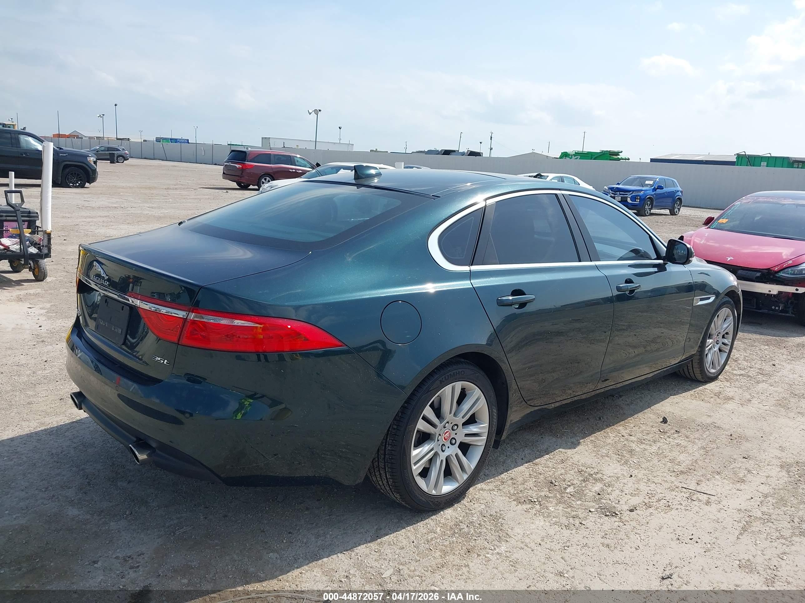 2016 JAGUAR XF — VIN SAJBD4BV4GCY08178 — photo 4