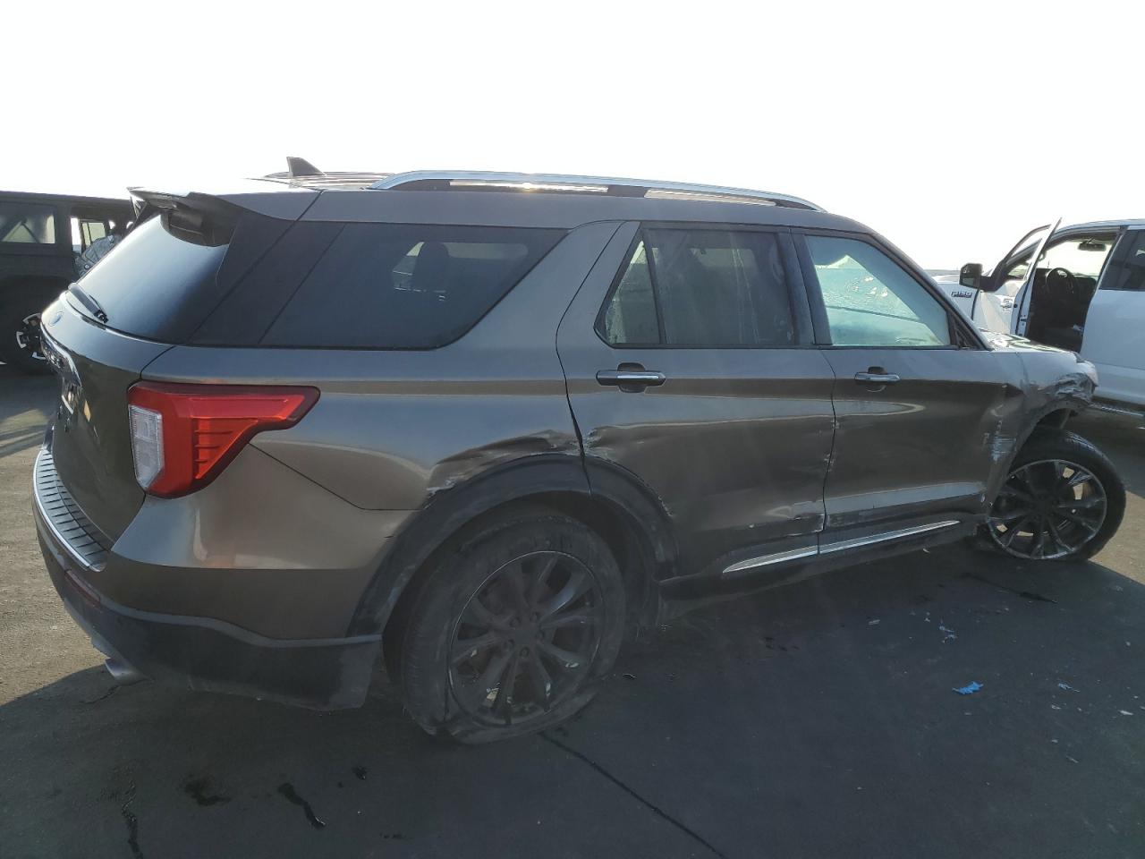 2021 FORD Explorer — VIN 1FMSK7FH1MGB03610 — photo 3