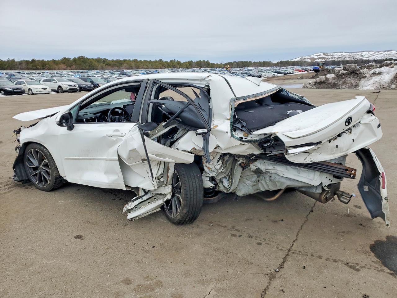 2020 TOYOTA Corolla — VIN 5YFS4RCE3LP029348 — photo 2