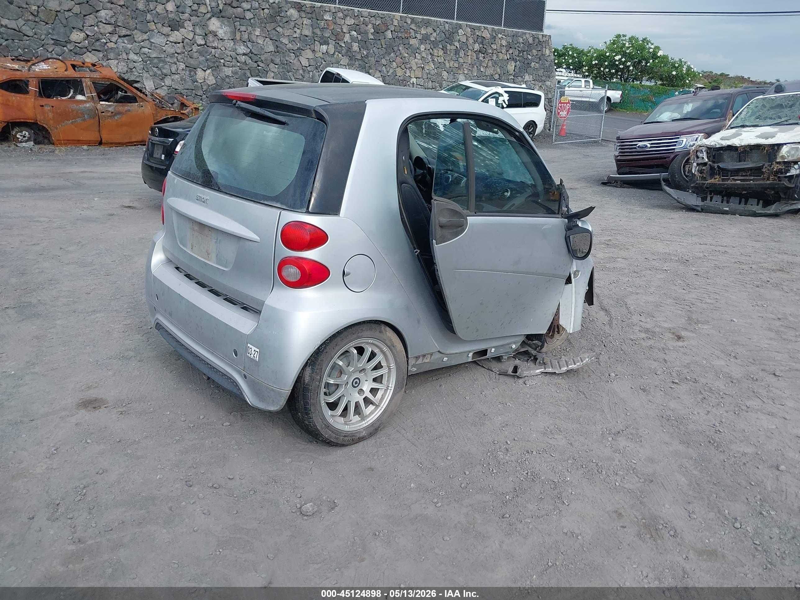 2013 SMART Fortwo — VIN WMEEJ3BA2DK680991 — photo 4