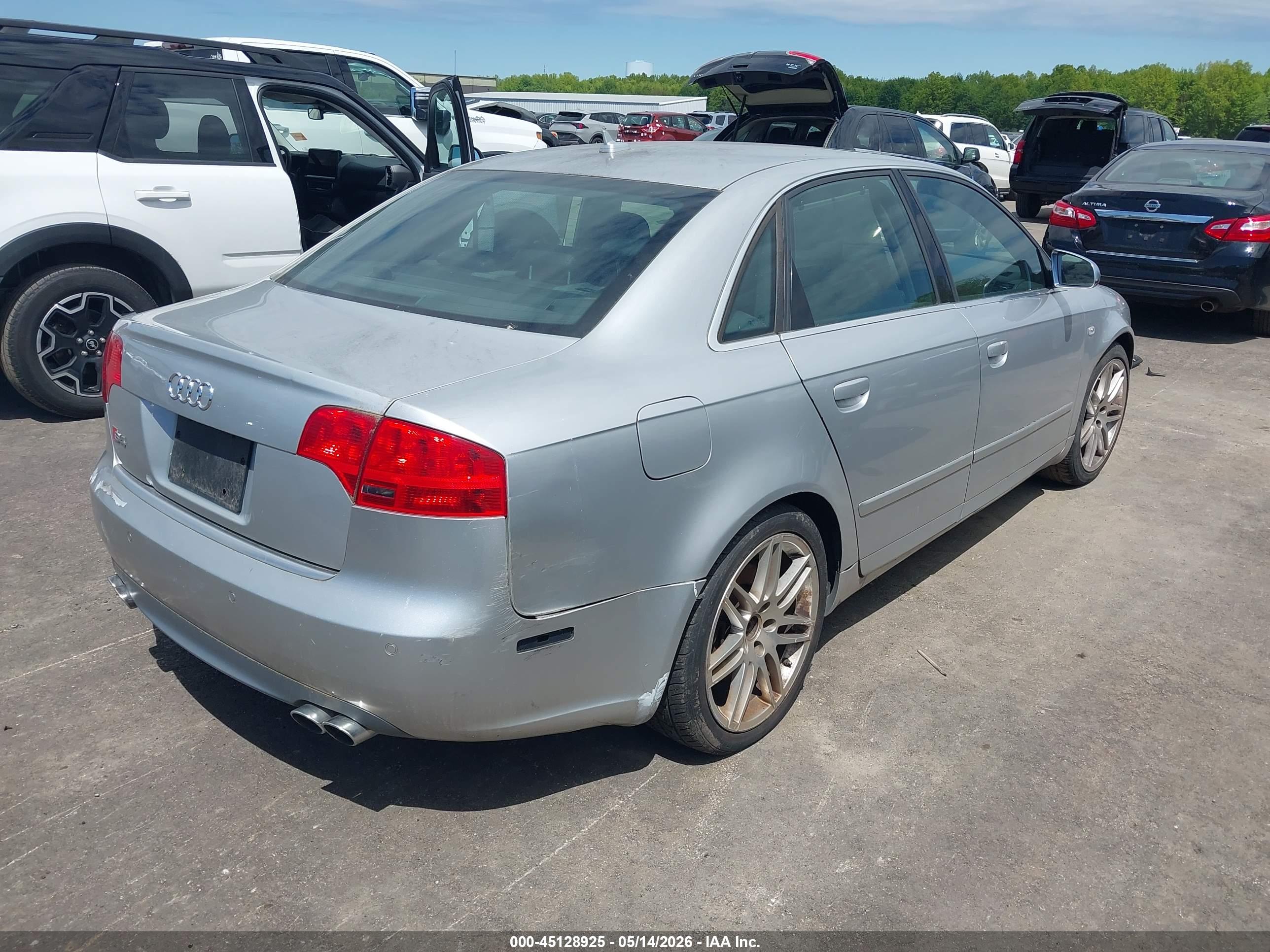 2008 AUDI S4 — VIN WAUGL78E98A155728 — photo 4