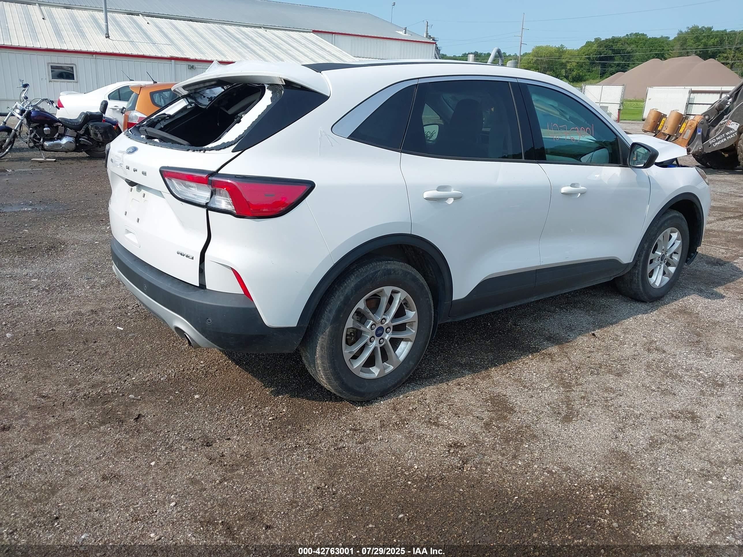2022 FORD Escape — VIN 1FMCU9G64NUA16729 — photo 4