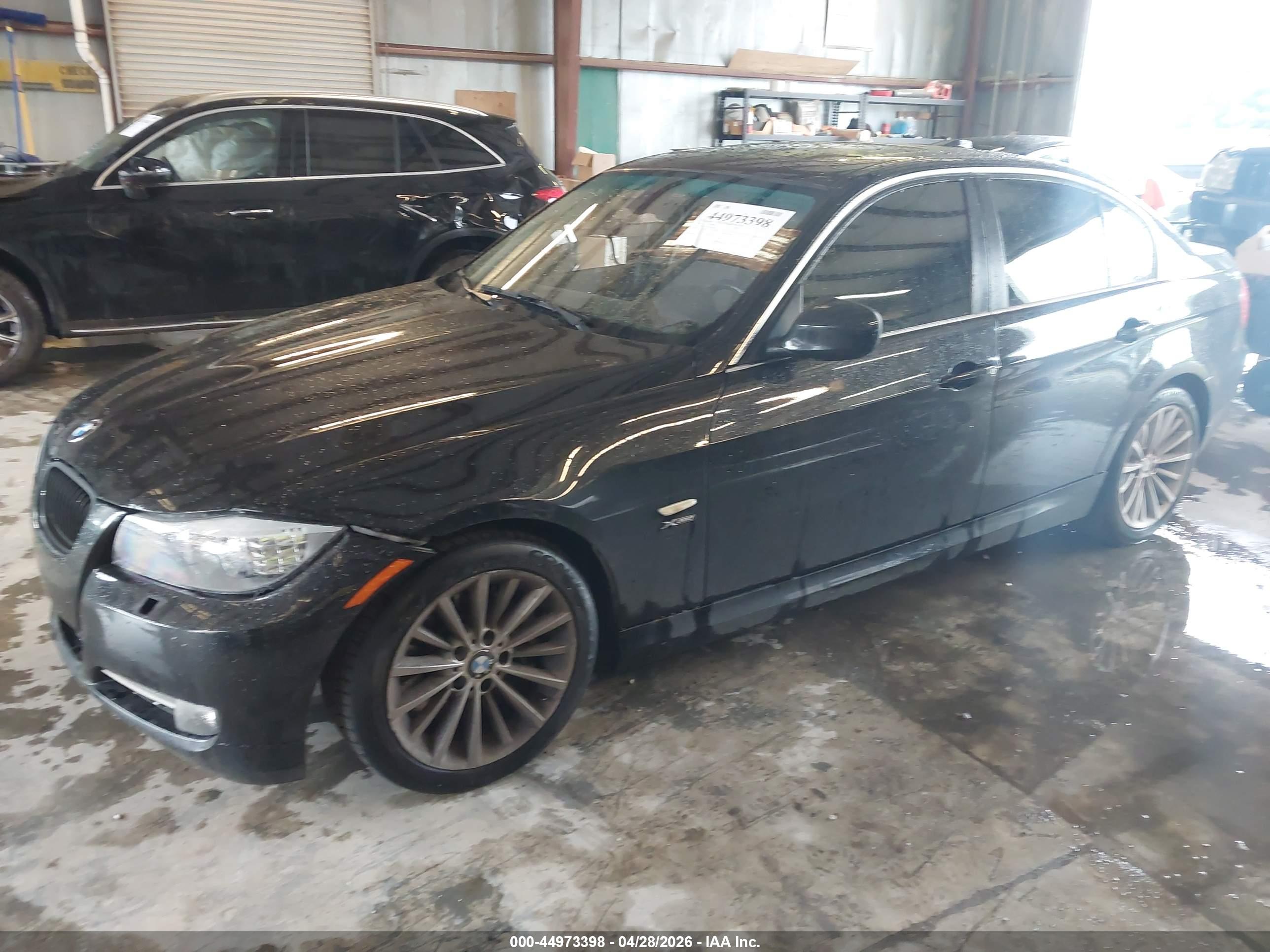 2010 BMW 3er — VIN WBAPL3C54AA407455 — photo 2