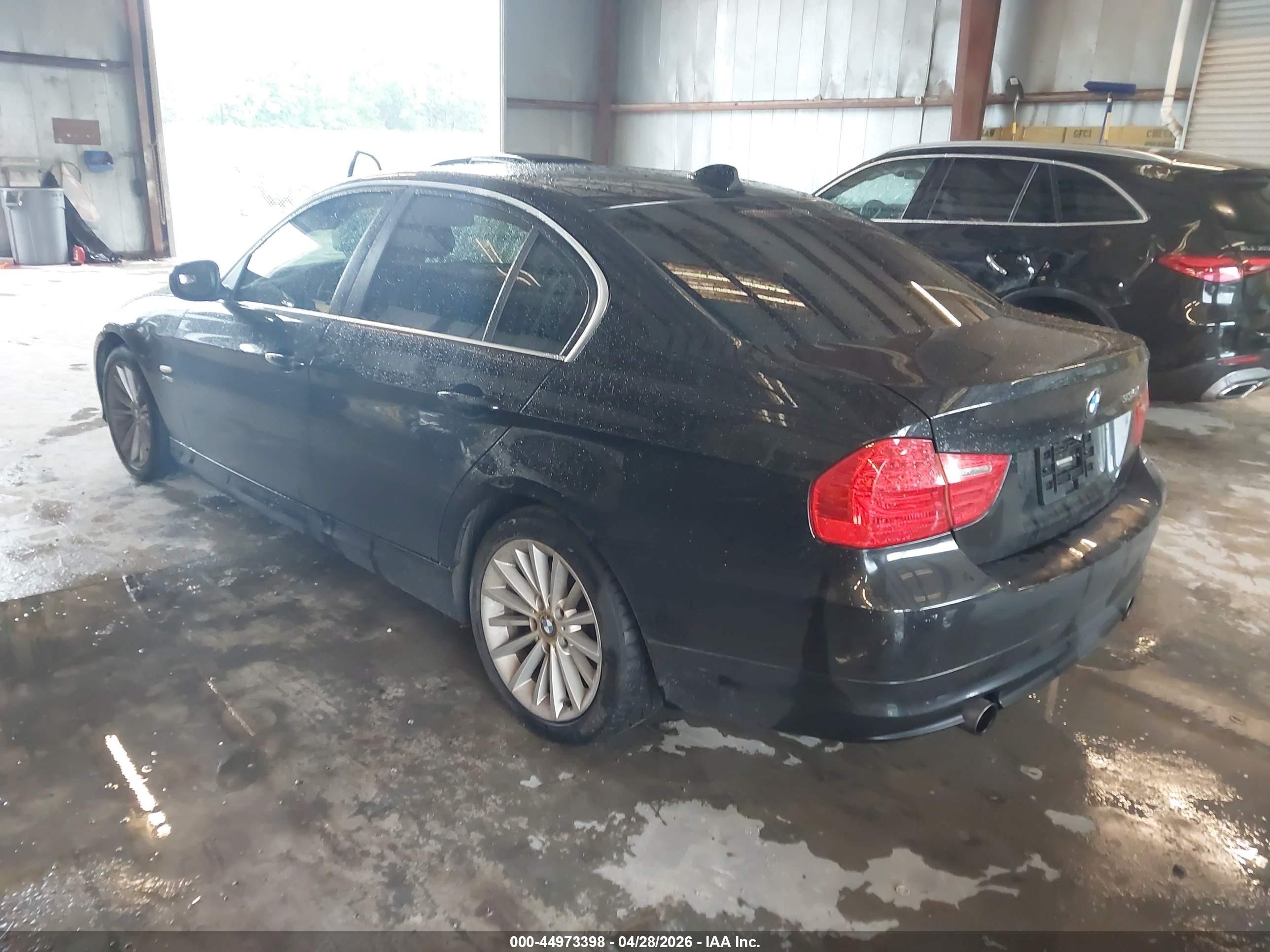 2010 BMW 3er — VIN WBAPL3C54AA407455 — photo 3