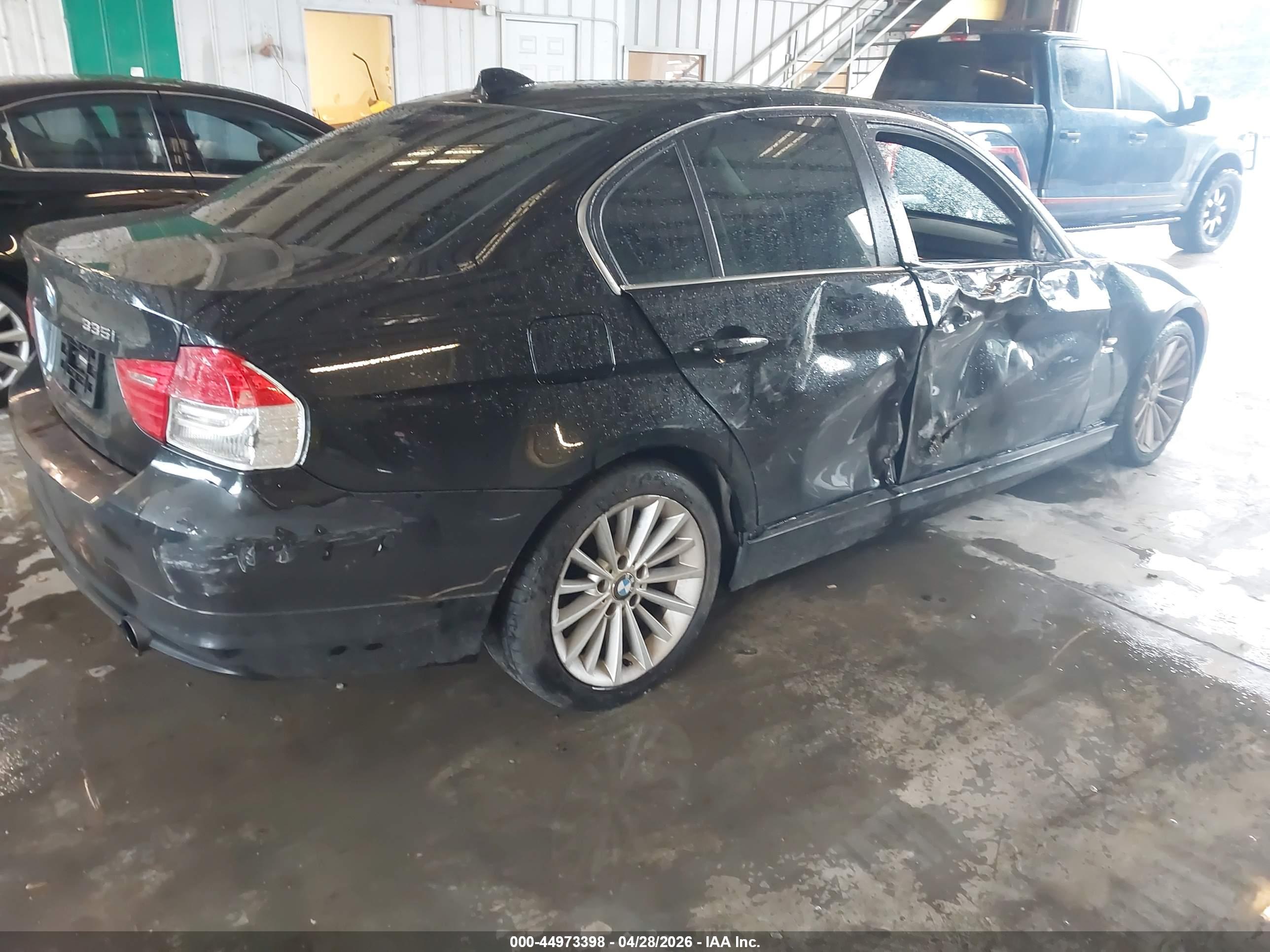 2010 BMW 3er — VIN WBAPL3C54AA407455 — photo 4